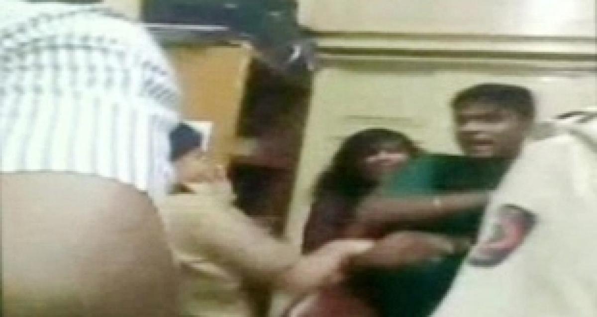 Watch: FIR against Mumbai cops for thrashing couple